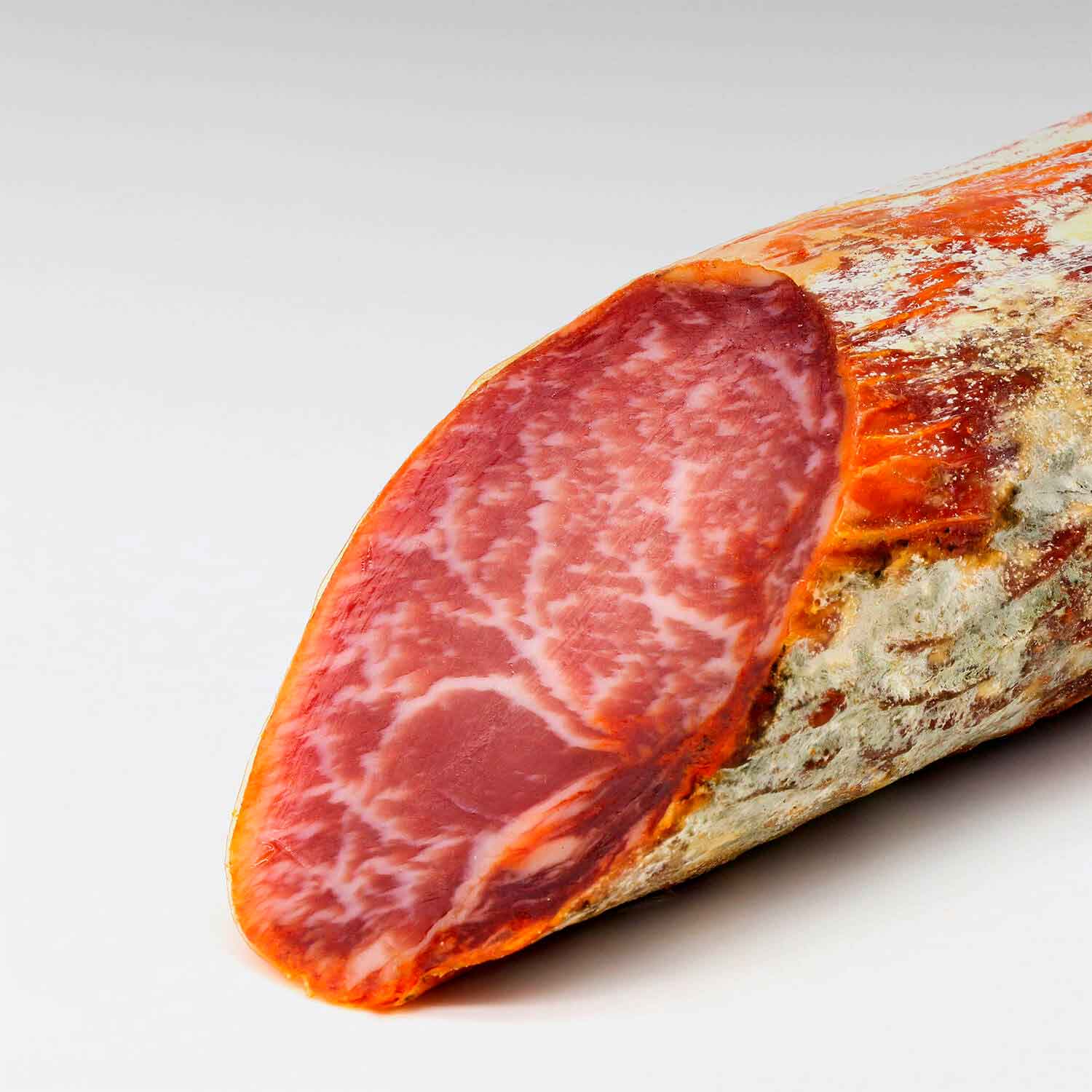 100% Ibérico Acorn-Fed Lomo (Loin) , Aged 120+ Days , Artisan Family Recipe, Only Natural Ingredients,a unique blend of Pimentón de la Vera, garlic, sea salt. Free-Range - 1-1.5 lb