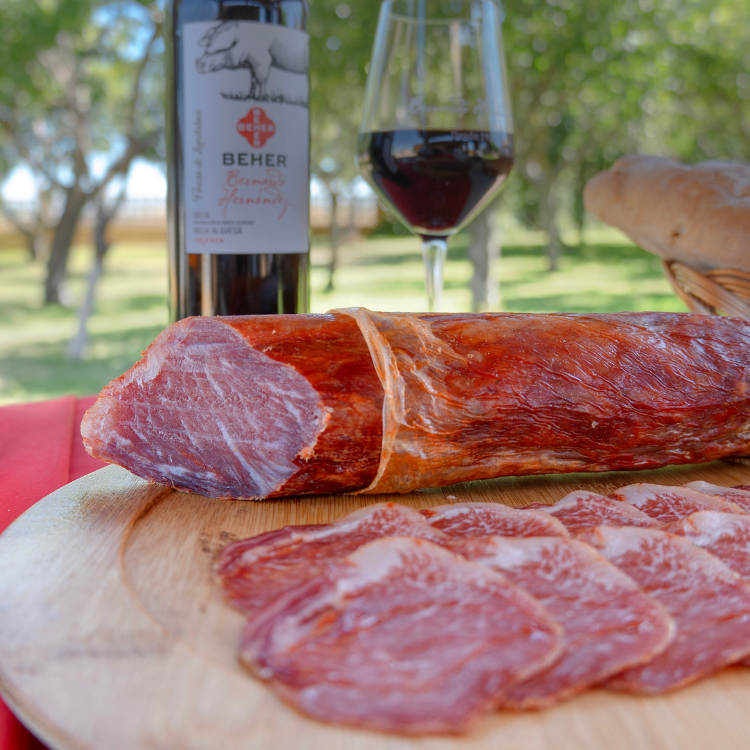 100% Iberico Acorn-Fed Lomo (Loin) , Aged 120+ Days , Artisan Family Recipe, Only Natural Ingredients,a unique blend of Pimentón de la Vera, garlic, sea salt. Free-Range - 1-1.5 lb