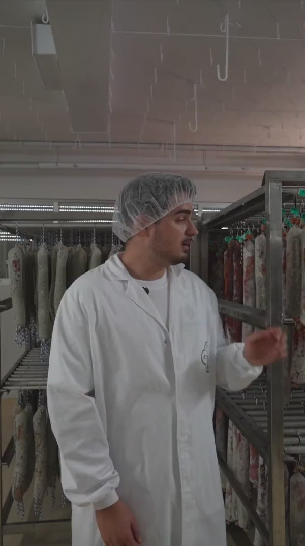 100% Ibérico Acorn-Fed Lomo (Loin) , Aged 120+ Days , Artisan Family Recipe, Only Natural Ingredients,a unique blend of Pimentón de la Vera, garlic, sea salt. Free-Range - 1-1.5 lb